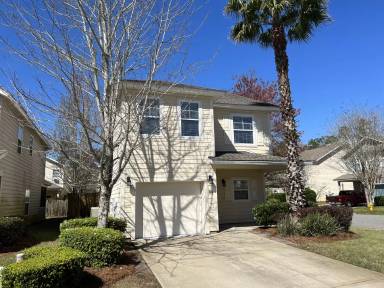 Main picture of 15 Myrtle Oak Way