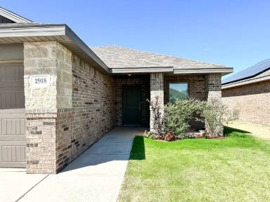 Main picture of 2918 Urbana Ave