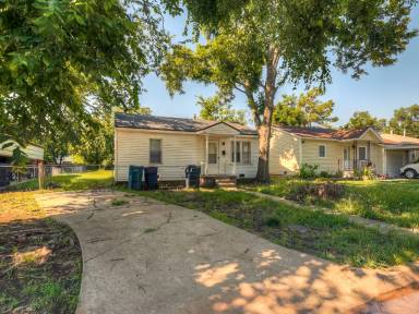 Main picture of 1216 NW 99th St