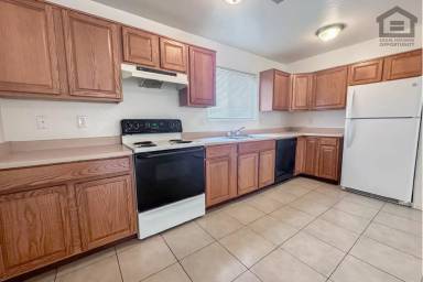 Main picture of 18017 N 40th Pl