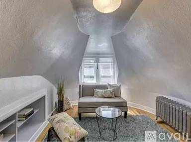 Main picture of 1136 N Logan St