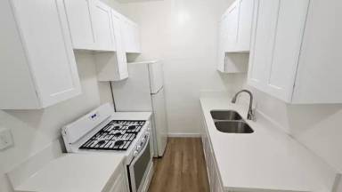 Main picture of 1750 S Longwood Ave