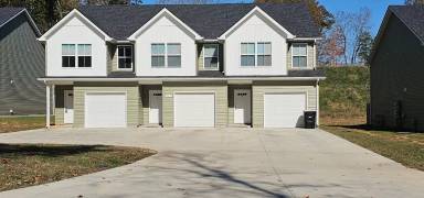 Main picture of 947 Center Rd