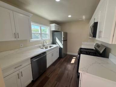 Main picture of 145 1/2 E 1st St