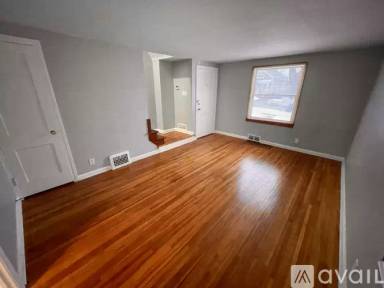 Main picture of 41 Hollywood Ave