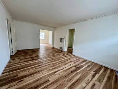 Main picture of 1624 1/2 S Bronson Ave