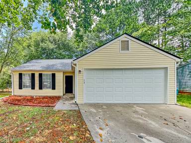 Main picture of 109 Hampton Oaks Dr