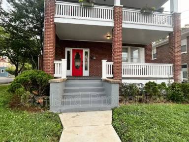Main picture of 833 Wasena Ave SW