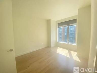 Main picture of Spruce St