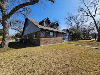 Main picture of 4806 Cliffwood Dr