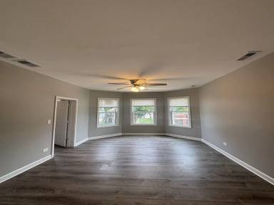 Main picture of 7152 S Greenwood Ave