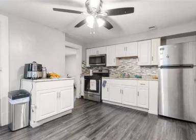 Main picture of 812 Ross Ave