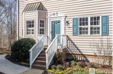 Main picture of 319 Silverberry Ct