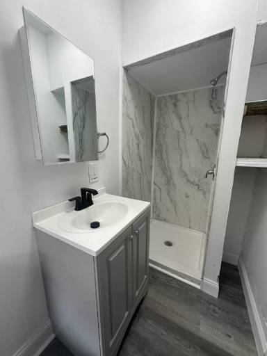 Main picture of 400 N Front St