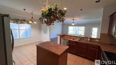 Main picture of 1044 Aviary