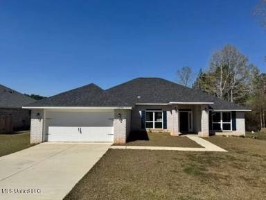 Main picture of 15349 Lakeview Ct