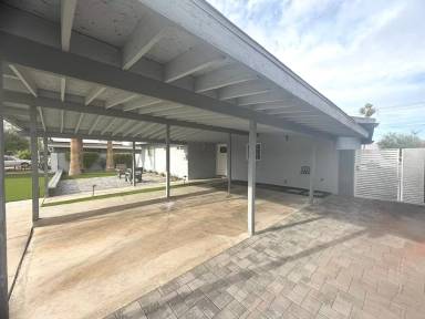 Main picture of 700 N 22nd St