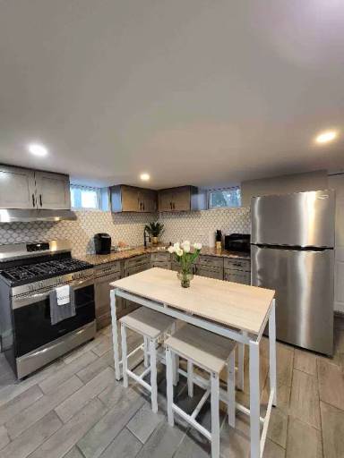 Main picture of 270 Mendon Rd