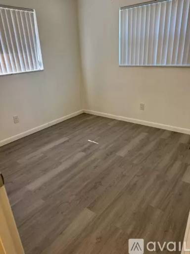 Main picture of 325 N Lochview Ter