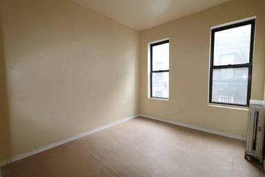 Main picture of 323 West 42nd St