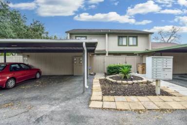 Main picture of 7905 Sugarcane Ct
