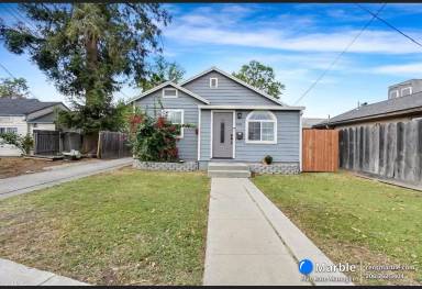 Main picture of 328 Percy Ave
