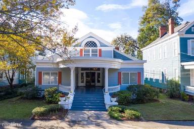 Main picture of 717 Broadway