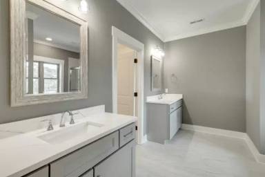 Main picture of 9678 Dutton Ln