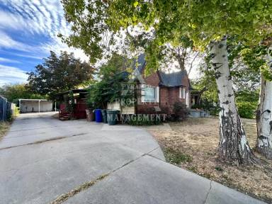 Main picture of 422 E Hollywood Ave