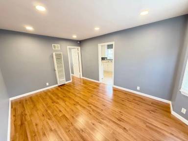 Main picture of 6556 Pickering Ave