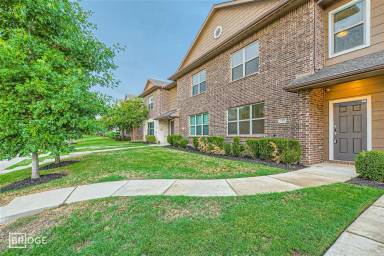 Main picture of 1313 Lake Crest Ln