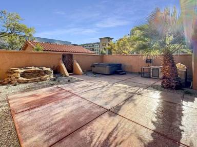 Main picture of 1999 W Canyon View Dr