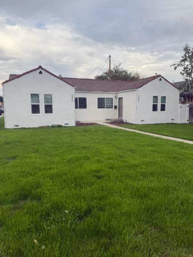 Main picture of 8305 Bennett Ave