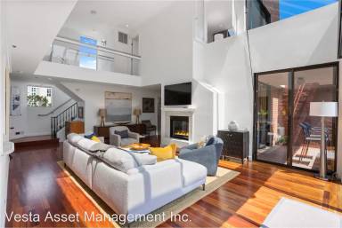 Main picture of 170 Pacific Ave