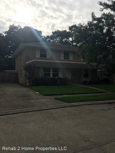 Main picture of 2333 Beck St