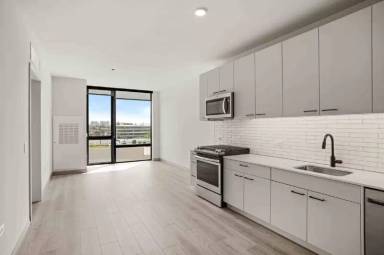 Main picture of 2183 N Elston Ave