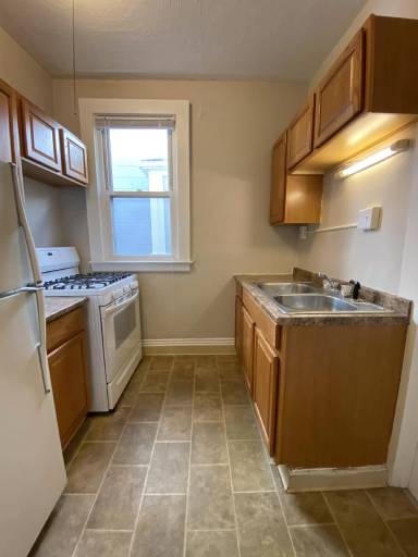 Main picture of 292 Richmond Ave. - Lower Rear