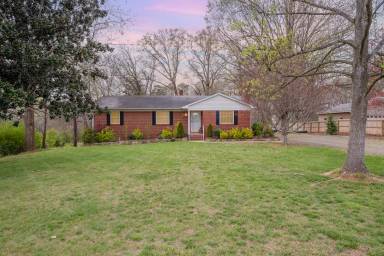Main picture of 296 Hopewell Church Rd