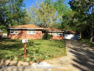 Main picture of 1725 Vaughn Dr