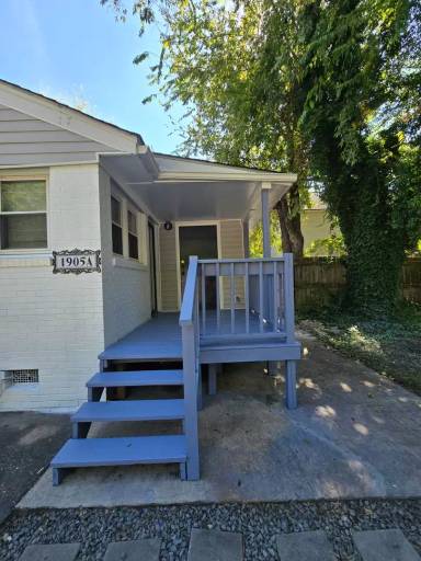 Main picture of 1905 White St