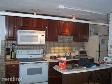 Main picture of 682 Parker St