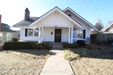 Main picture of 4930 Bell St