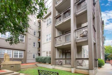 Main picture of 548 Oakland Ave