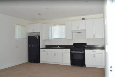 Main picture of 10646 S Central Ave