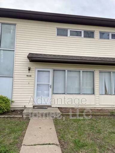 Main picture of 908 N 70th St