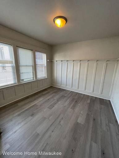 Main picture of 2484 S 9th St
