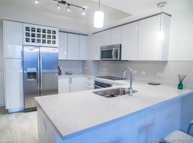 Main picture of Nine At Mary Brickell Village