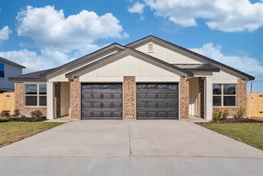 Main picture of 5801 Betty Lou Dr