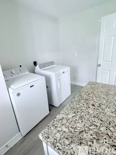 Main picture of 438 E Wright Blvd