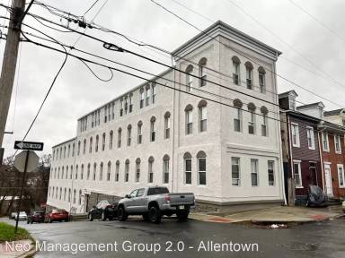 Main picture of 1198 Butler St
